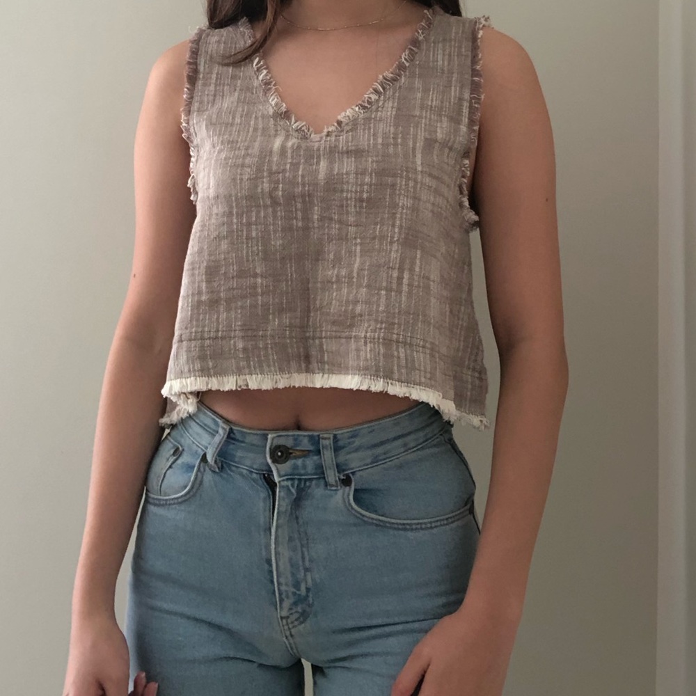 uo rori frayed hem tank top — size xs